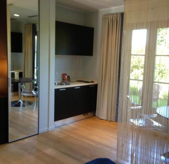 Joia Hotel & Luxury Apartments