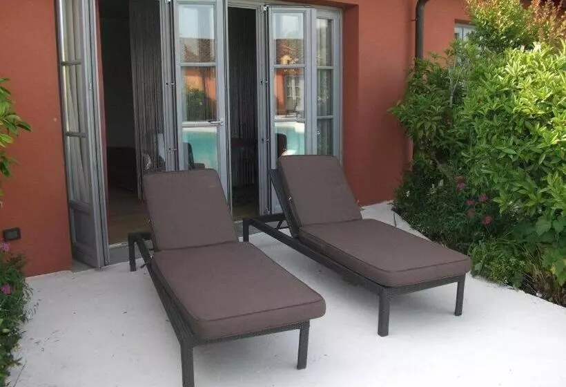 Joia Hotel & Luxury Apartments