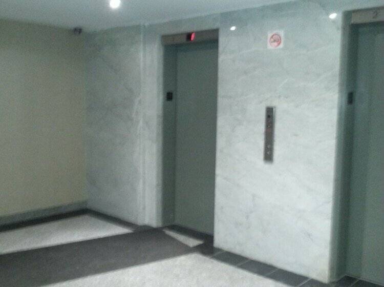 فندق Toronto Furnished Living