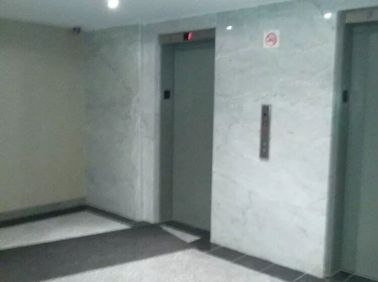 호텔 Toronto Furnished Living