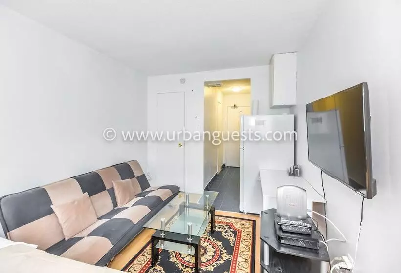 호텔 Toronto Furnished Living