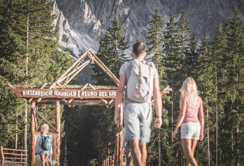 Zin Senfter Residence