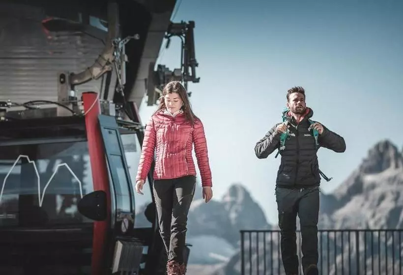 Zin Senfter Residence