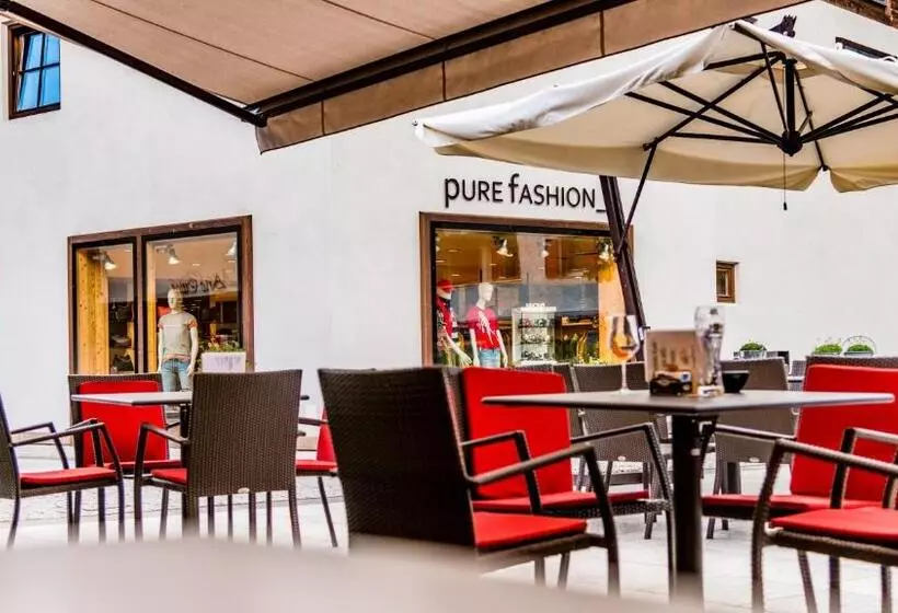 Zin Senfter Residence