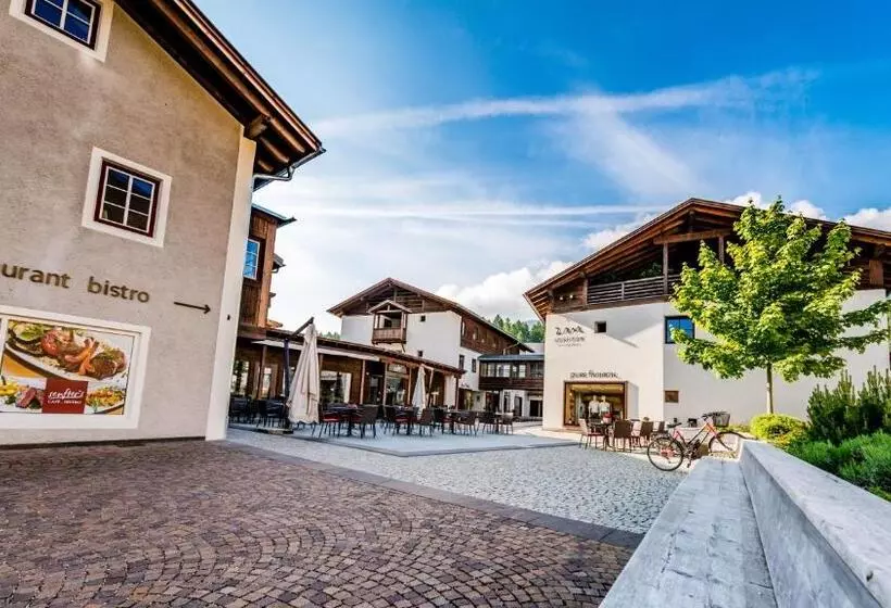 Zin Senfter Residence