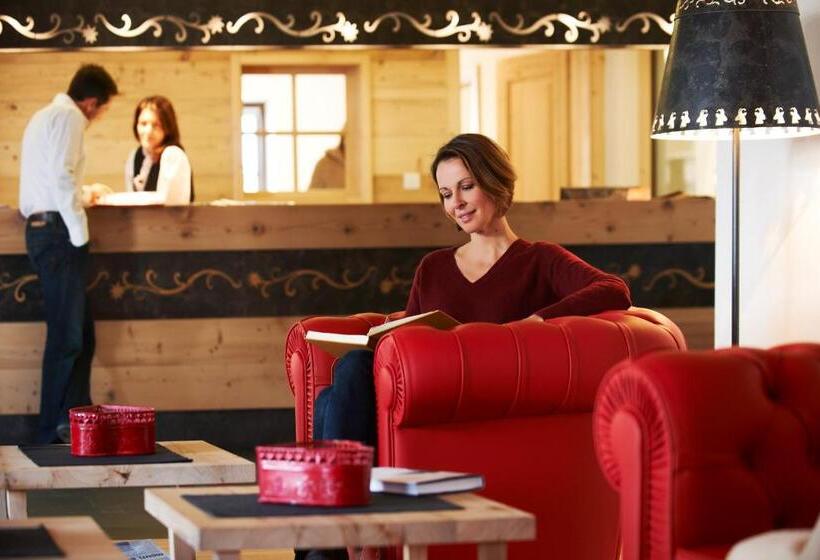 Zin Senfter Residence