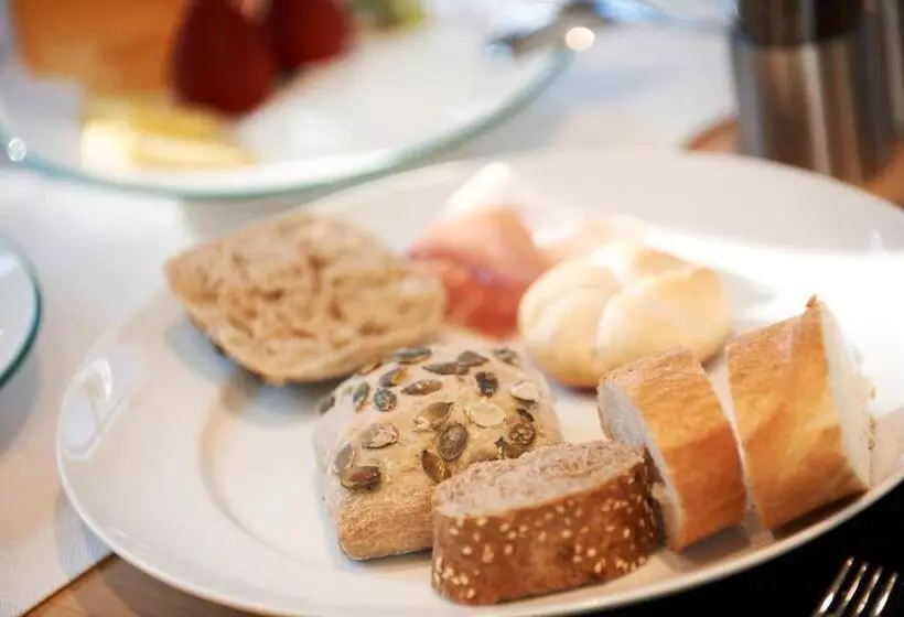 Zin Senfter Residence