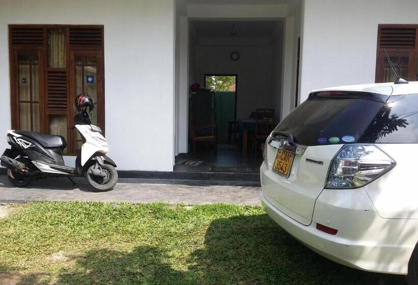 Pensiune Hector House