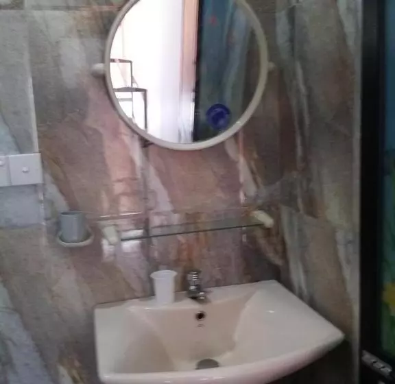 پانسیون Hector House