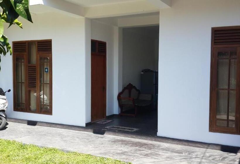 Pensiune Hector House