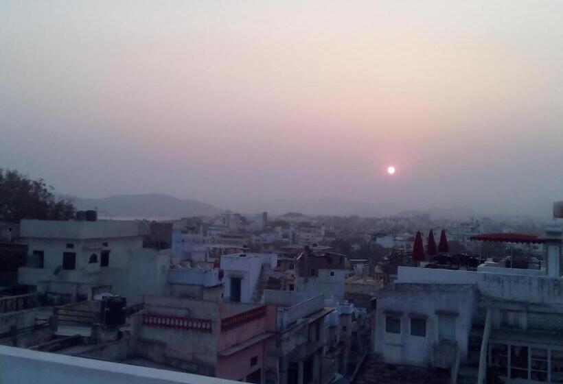 پانسیون Mewar Avenue Guest House