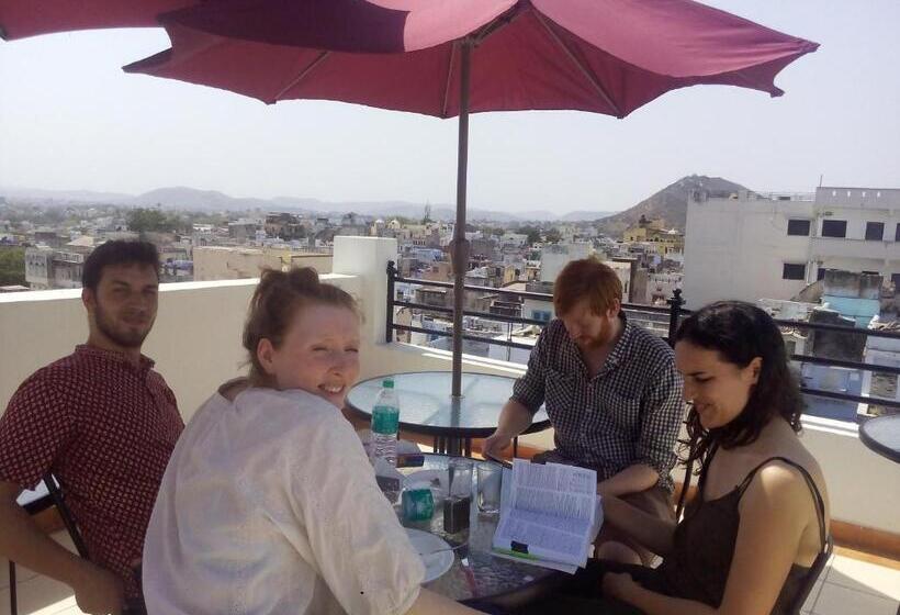 پانسیون Mewar Avenue Guest House