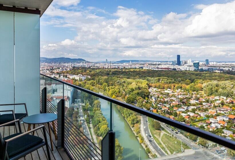 Sky9 Apartments District 3