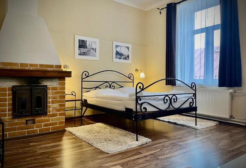 פנסיון Antonio Old Town Residence