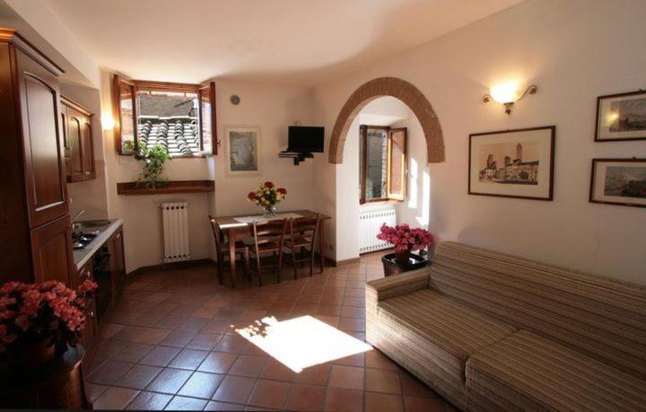 ペンション La Torre Nomipesciolini