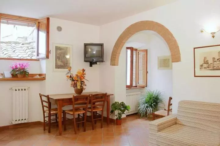 Majatalo La Torre Nomipesciolini