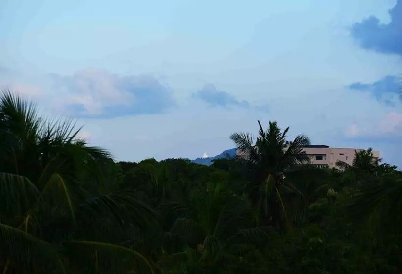 تختخواب و صبحانه Sacred City Tourist Resort