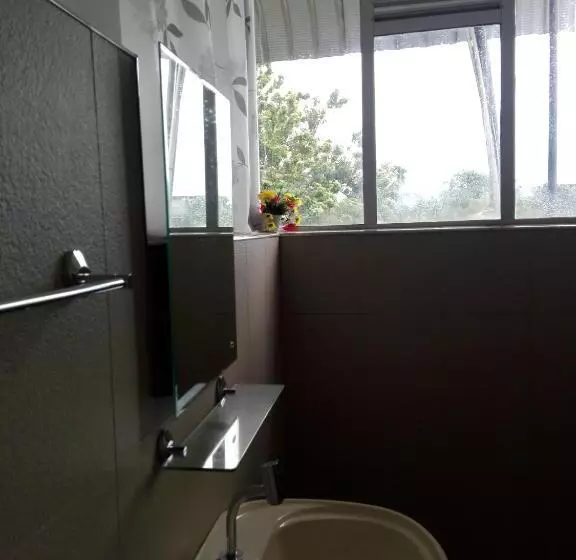 تختخواب و صبحانه Sacred City Tourist Resort