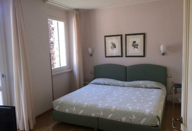 בית מלון כפרי Belvedere Ranco