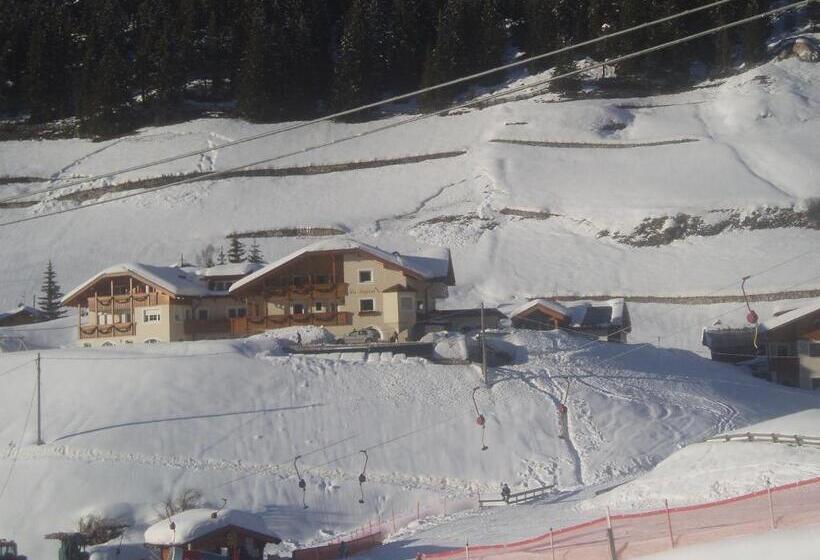 酒店 Garni La Majon