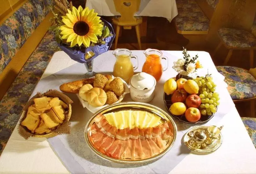 ホテル Garni La Majon