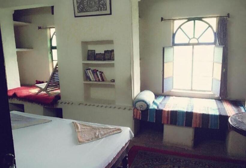 호텔 Haveli Uma Megh Tourist Guest House