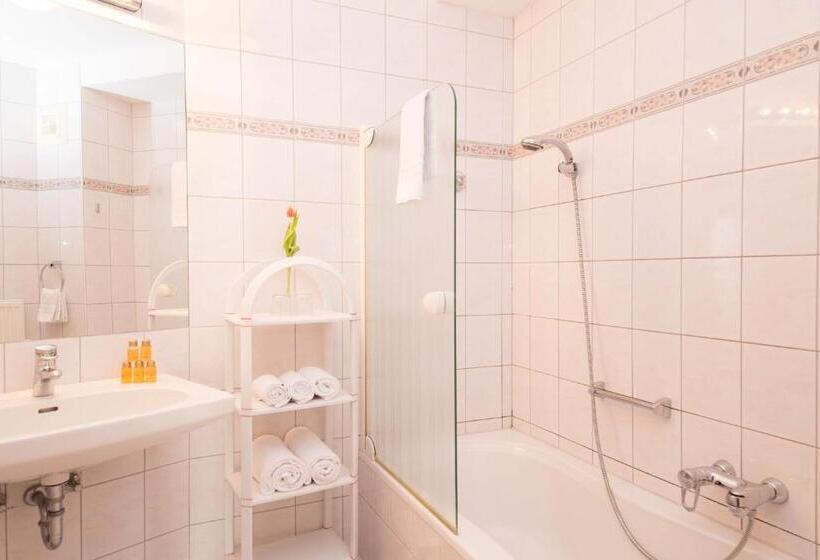 בית מלון כפרי Werzer Strandcasino