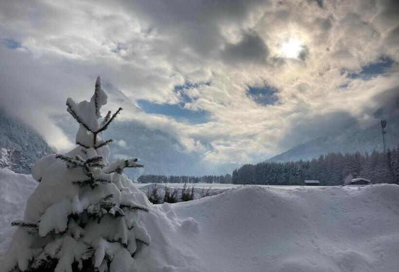 بنسيون Haus Montjola