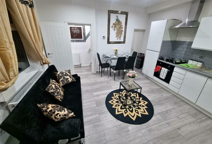 A!s Setup For Your Most Amazing Relaxed Stay + Free Parking + Free Fast Wifi