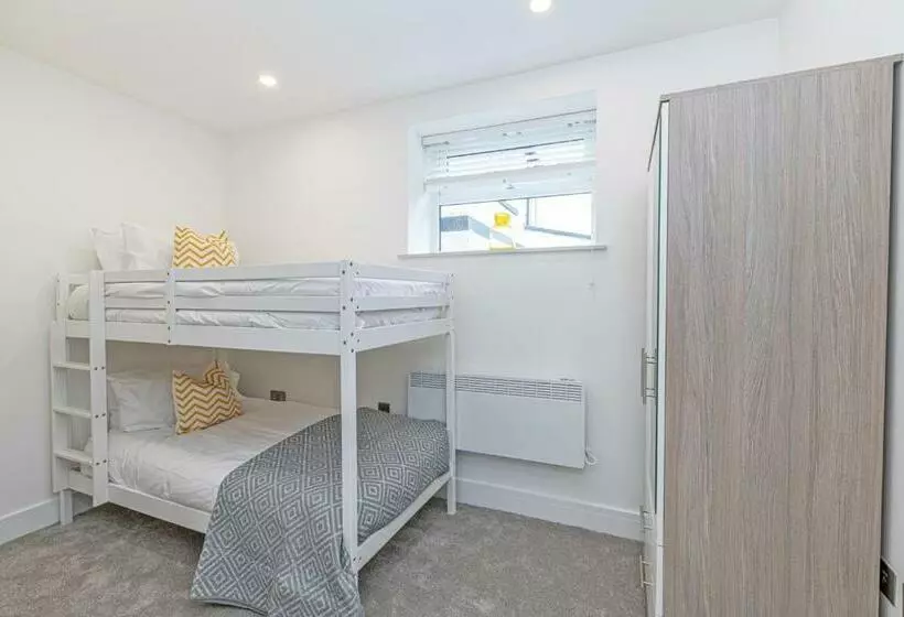 Coniston House, 3 Bedrooms With Parking, Appleby