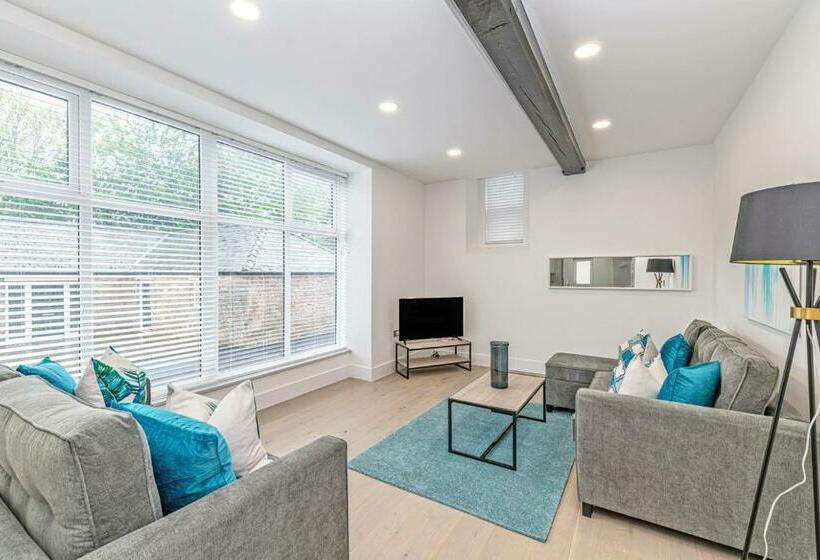 Coniston House, 3 Bedrooms With Parking, Appleby