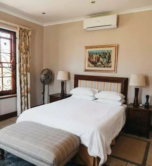 Mitre S Edge Pool House