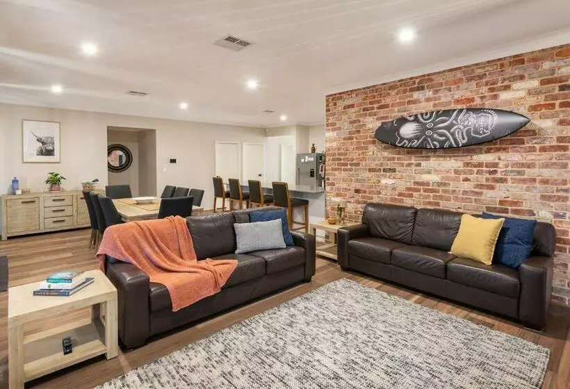 The Links   Fairway Views, Walk To Town, Air Con