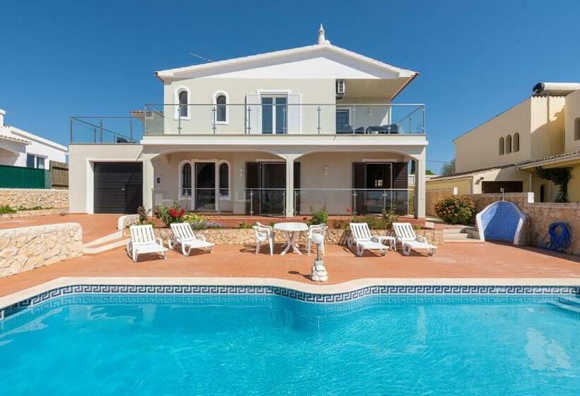 Villa Angelina, Close To Shopping,restaurants, Modern, Gorgeous Balcony Views!