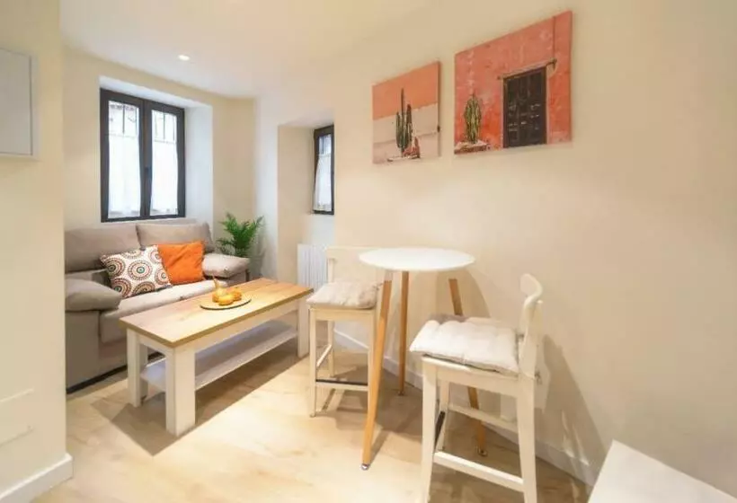 Apartamentos El Pericote Llanes