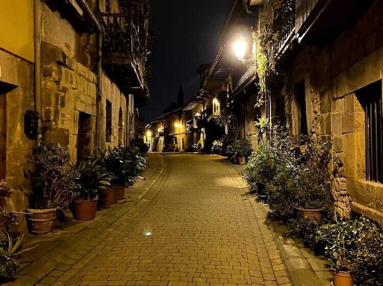 Apartamentos Torreones De Cartes