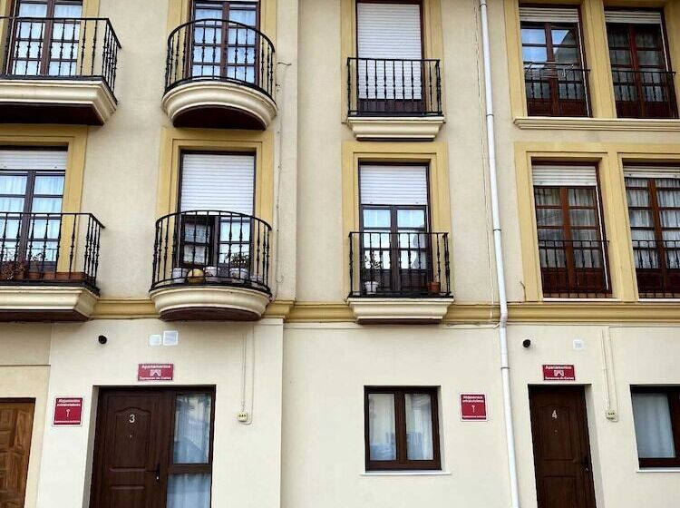 Apartamentos Torreones De Cartes
