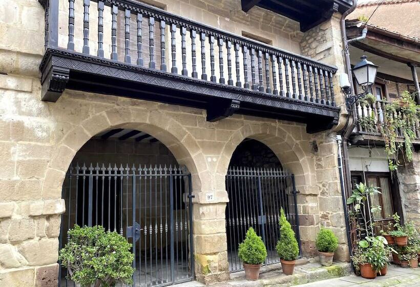 Apartamentos Torreones De Cartes