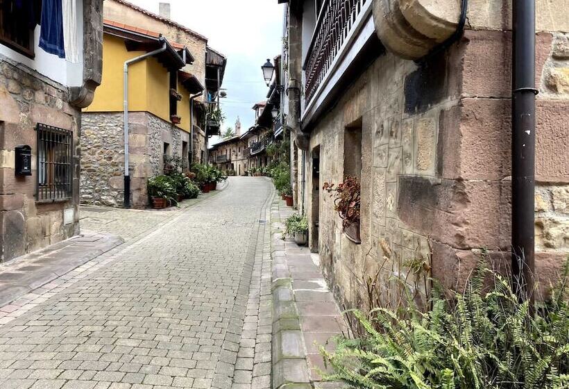 Apartamentos Torreones De Cartes