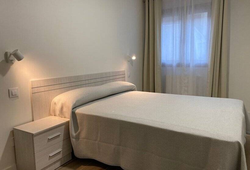 Apartamentos Torreones De Cartes