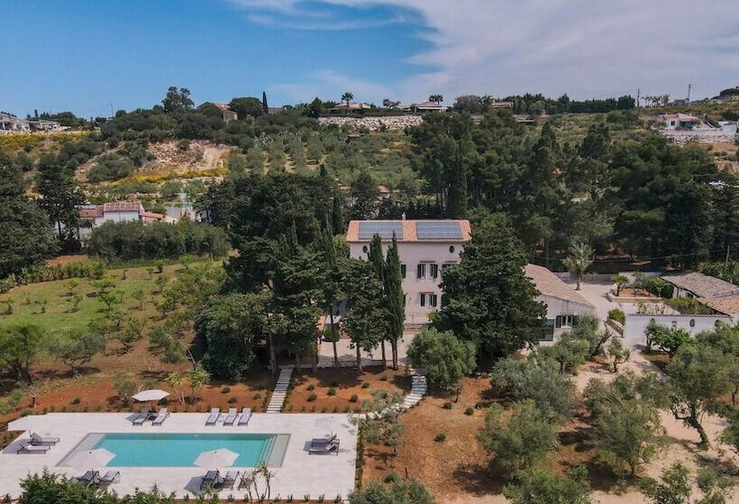 Casale Buccellato 14, Emma Villas