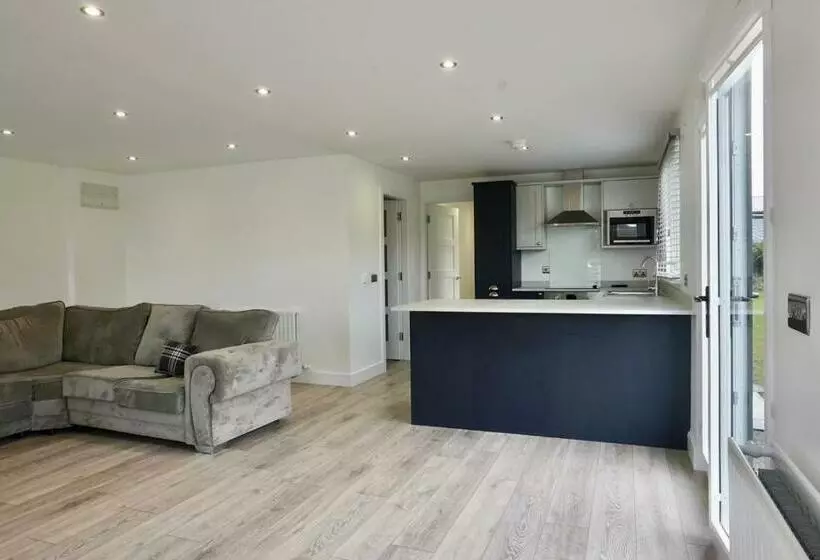 Castle View Chalet By Clonlum Cottages