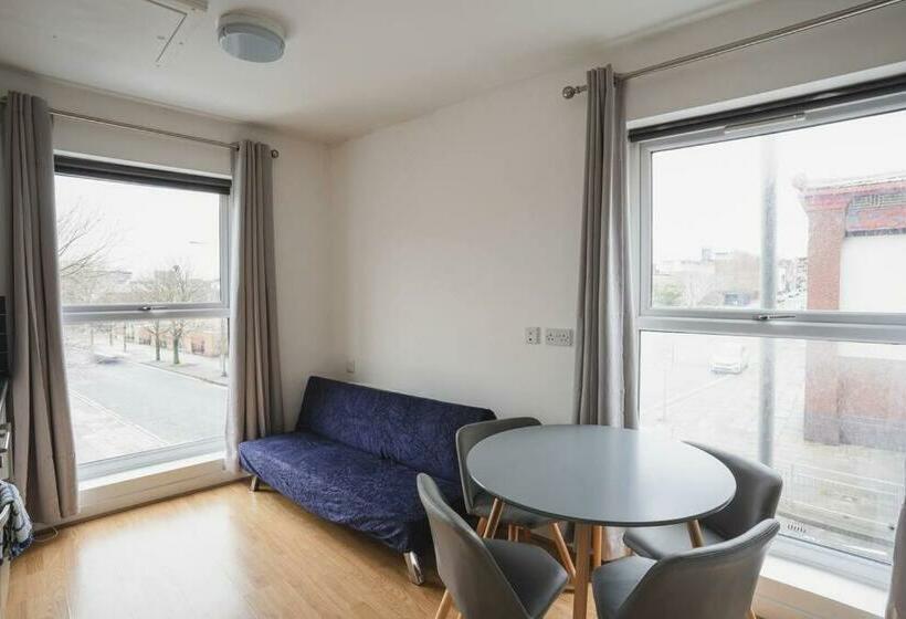 Cosy Studio In Merseyside In Great Location