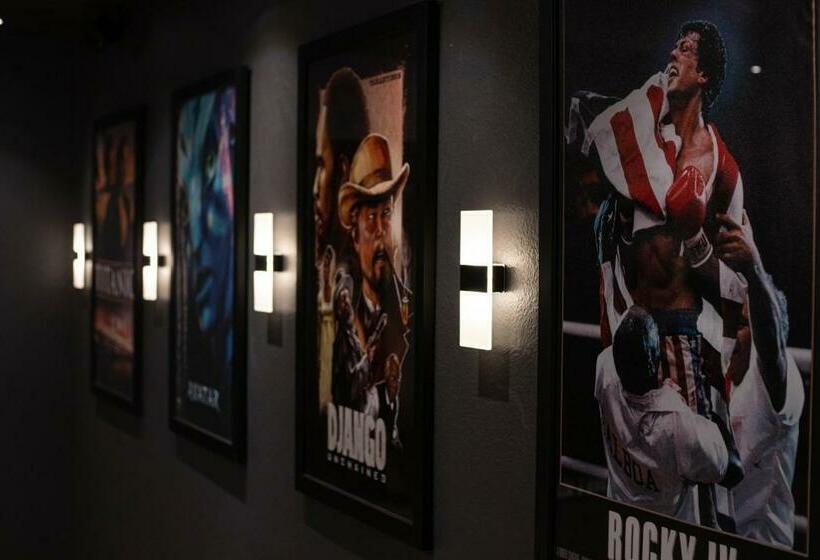 Pool House With Hot Tub And Cinema