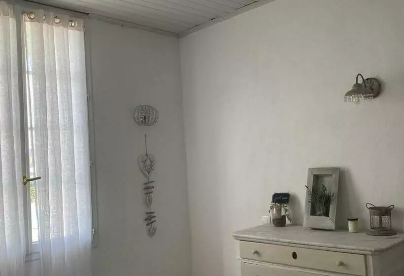 Très Grand Appartement Dans Villa à 15 Minutes De Nice