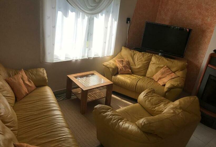 Sophie Haus, Sophie Ház