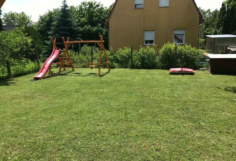 Sophie Haus, Sophie Ház