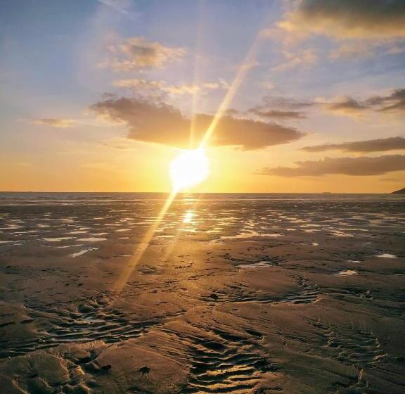 16 Woolacombe   Luxury Apartment At Byron Woolacombe, Only 4 Minute Walk To Woolacombe Beach!