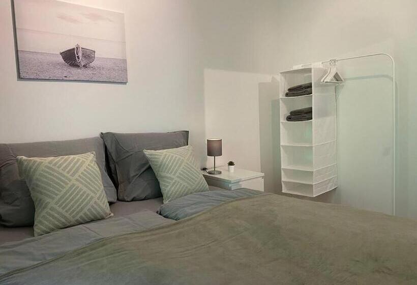 Central Apartment Flensburg