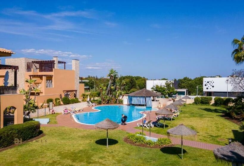 Greice Homes Luxury 2 Bed En Suite With Pool & Golf View